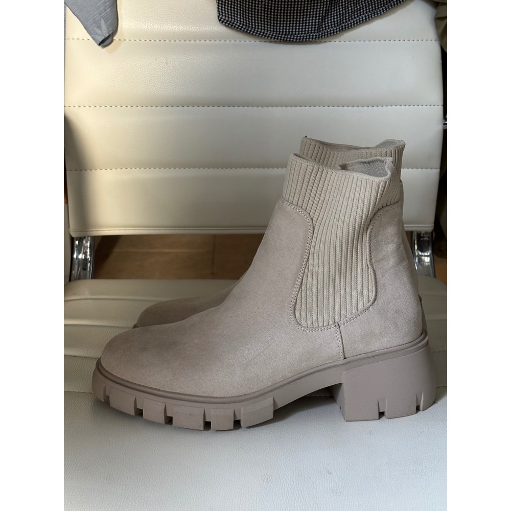 Sincerely Jules Beige Suede Sock Boot Chunky Lug Sole Chelsea Boots Womens 10